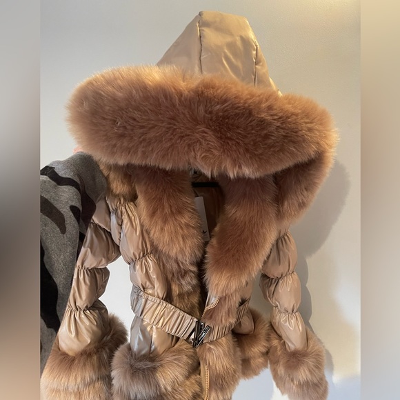 FAUX FUR LUXURIOUS DOWN-FILLED PARKA *** BRAND new / never worn*** - Picture 5 of 5